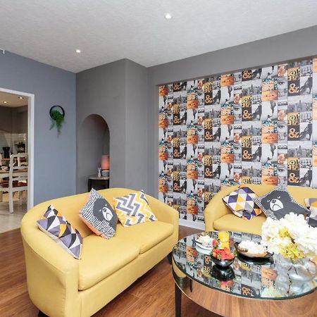Gorgeous 3-Bed Flat, 15 Minutes To City Centre Edimburgo Esterno foto