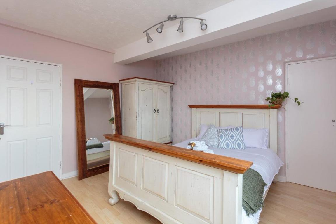 Gorgeous 3-Bed Flat, 15 Minutes To City Centre Edimburgo Esterno foto