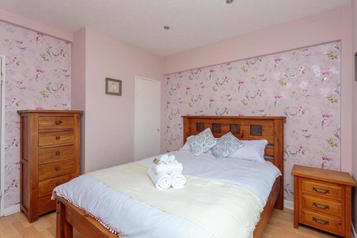 Gorgeous 3-Bed Flat, 15 Minutes To City Centre Edimburgo Esterno foto