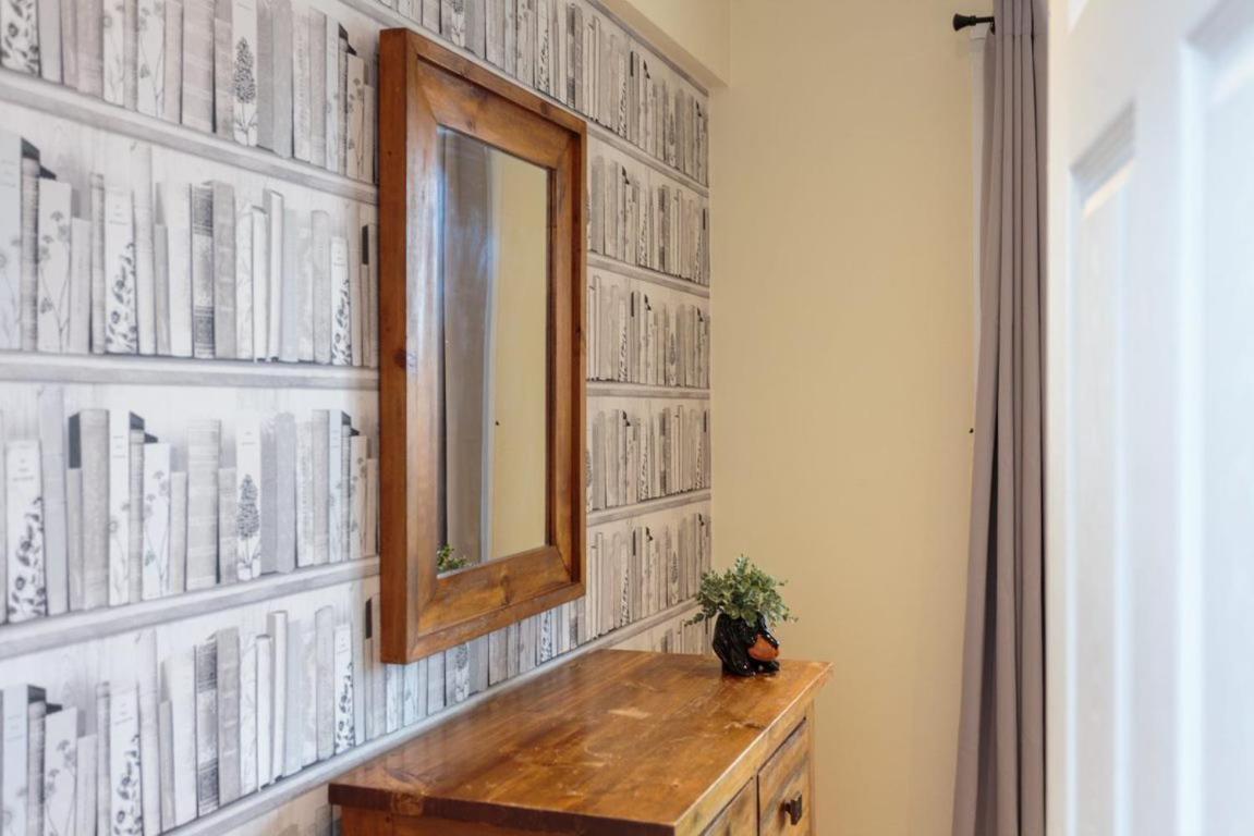 Gorgeous 3-Bed Flat, 15 Minutes To City Centre Edimburgo Esterno foto