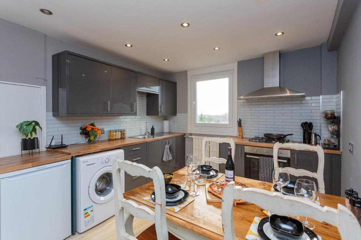 Gorgeous 3-Bed Flat, 15 Minutes To City Centre Edimburgo Esterno foto